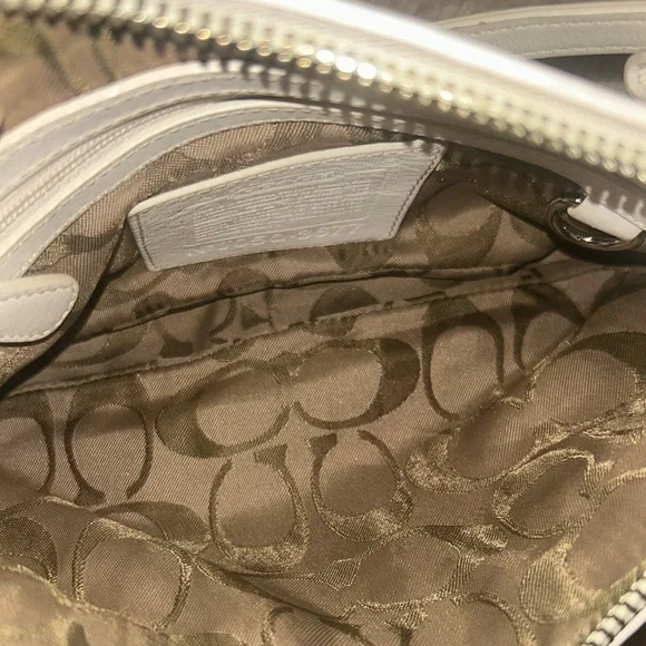 Authentic Coach Polka Dot Pochette - Picture 4 of 5